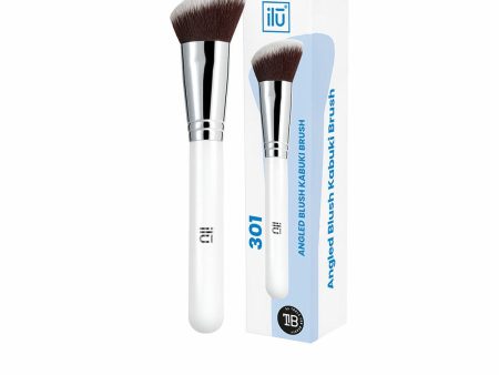 Blusher brush Ilū Nº 301 Kabuki Angled Online Sale