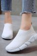 Women Shoes 2019 New Flyknit Sneakers Women Breathable Slip On Flat Shoes Soft Bottom White Sneakers Casual Women Flats Krasovki For Cheap